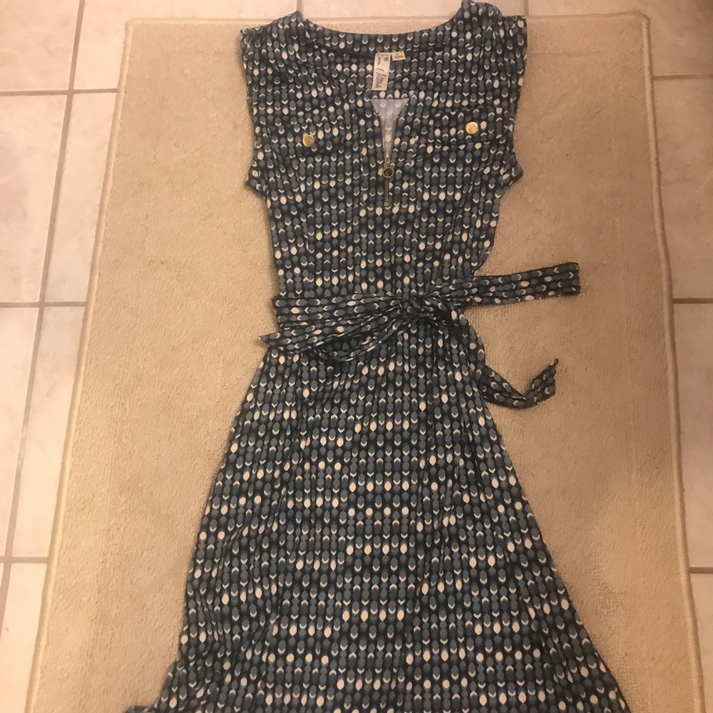 Emma and Michelle’s black/gray zip up sexy dress
